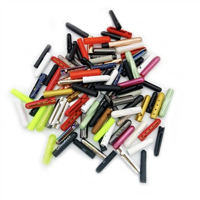 Різні варіанти наконечників шнурів: додавання моди до одягу